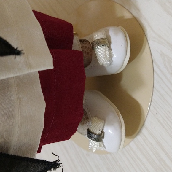 Vintage All Porcelain 13" Amish Doll The Trellis Collection - Picture 5 of 8